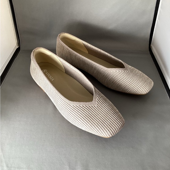 Vivaia Margot square toe v cut flats shoe - Picture 8 of 10